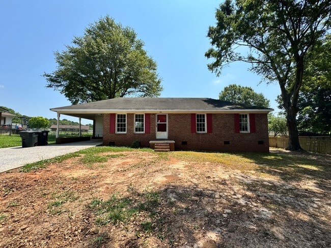 3/1 in Boiling Springs, NC - 3/1 in Boiling Springs, NC House