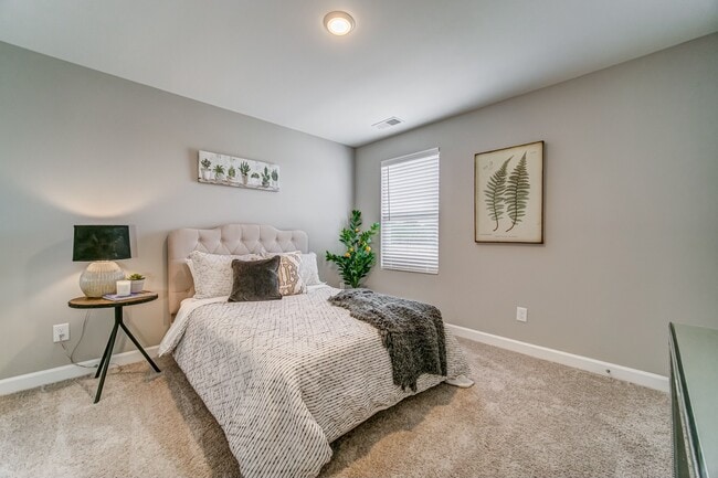 Photo - 209 Mansfield Dr