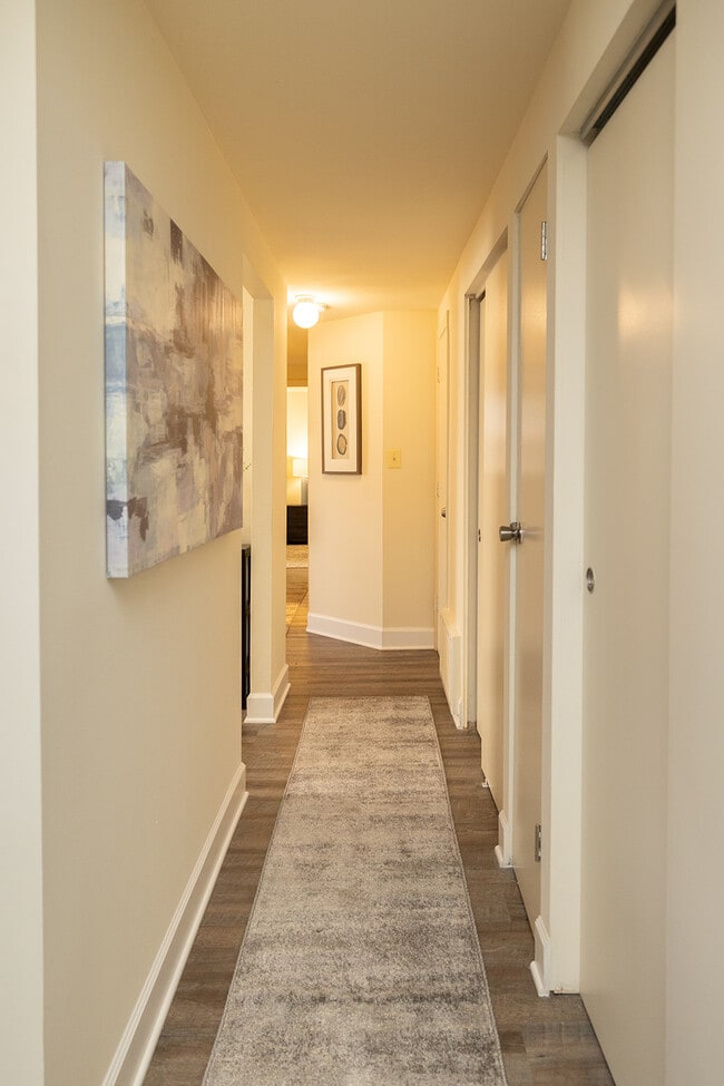 Photo - Hyde Park Apartments