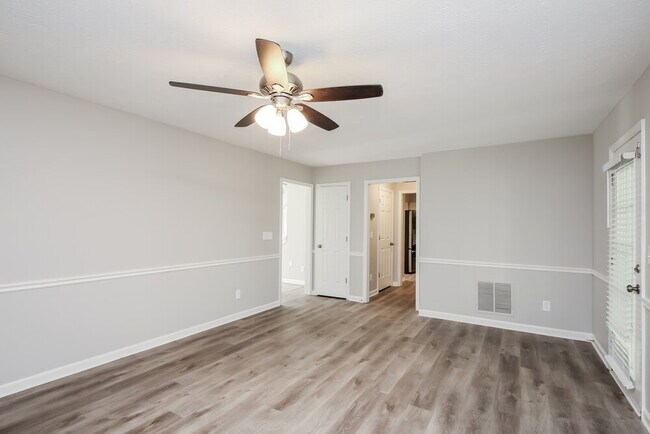 Photo - 1448 Christiana Dr