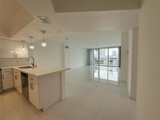 Photo - 3703 NE 166th St Unit 808