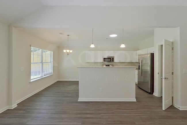 114 Live Oak Dr