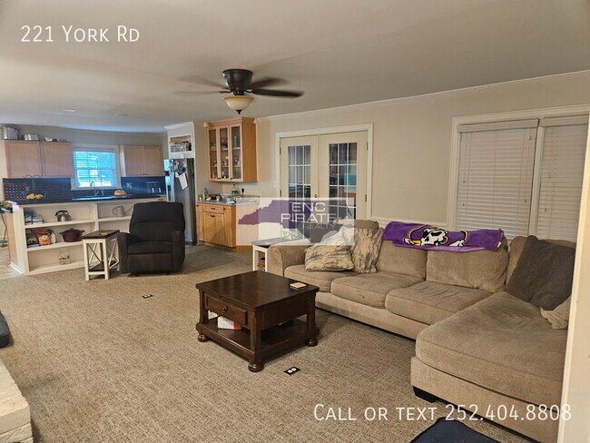 Photo - 221 York Rd