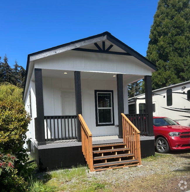 Building Photo - Rainbows End RV Unit 2 Rental