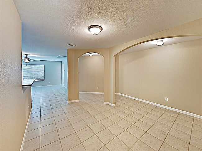 Photo - 725 Totem Trail Dr