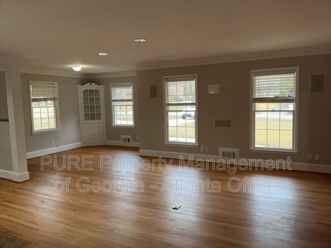 Photo - 3062 Octavia Pl