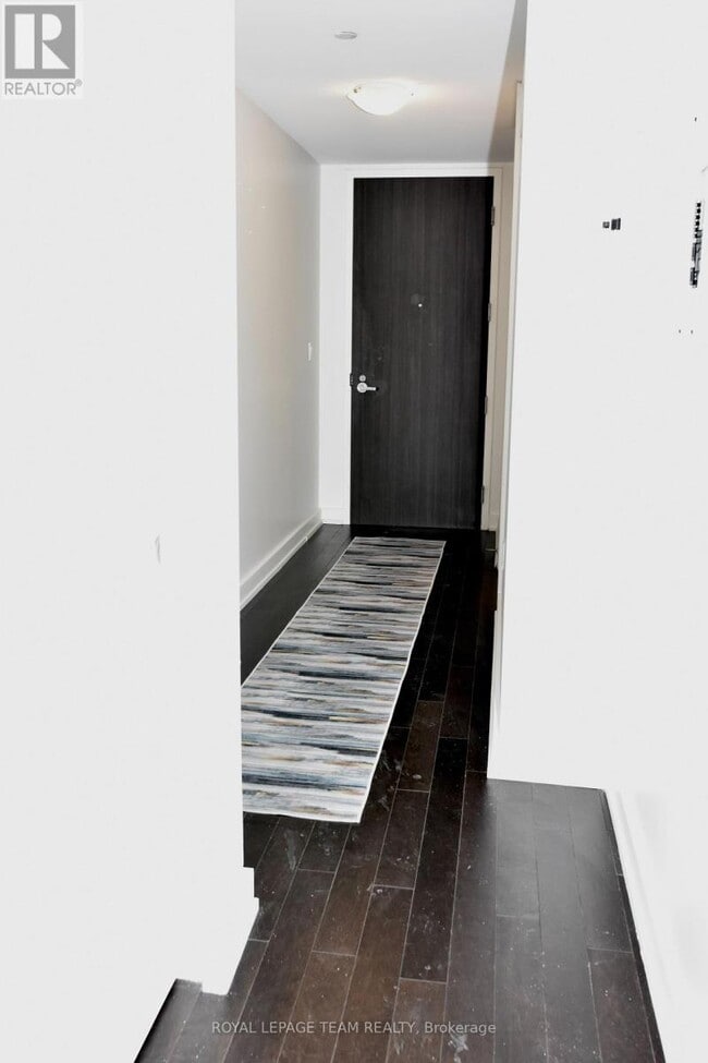 Photo - 111 Champagne Ave S Unit 902