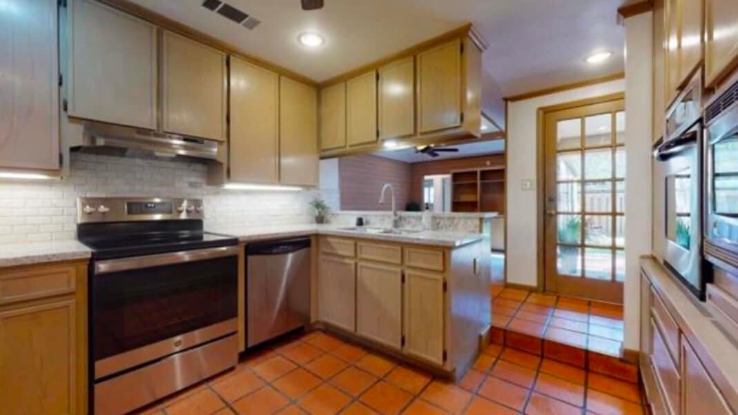 Photo - 7080 Blarney Dr