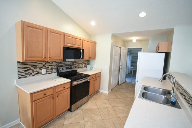 Photo - 717 W Perry Rd