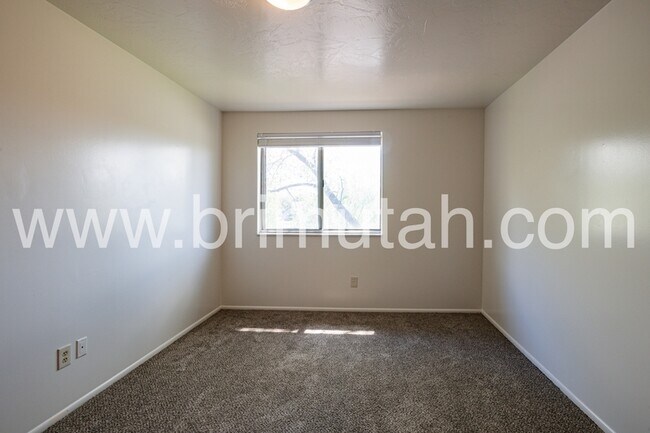 4715-4727 S 1300 E