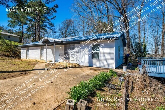 Photo - 4640 45th E St