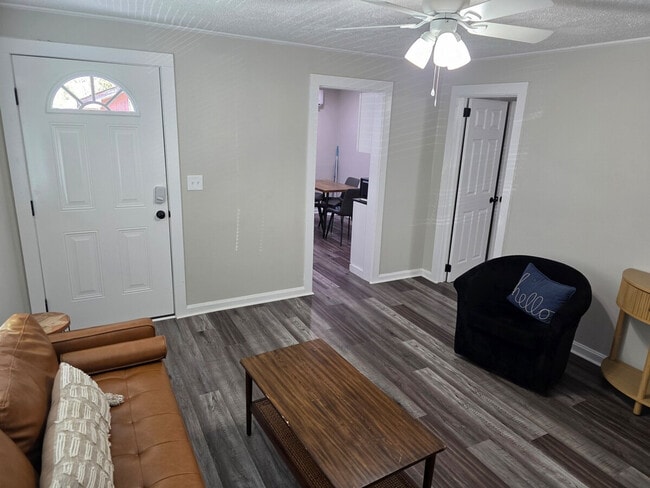 128 Forest St Unit SI ID1234774P
