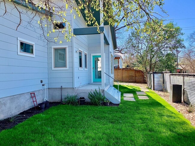 Photo - Modern 3 bedroom home in East Austin