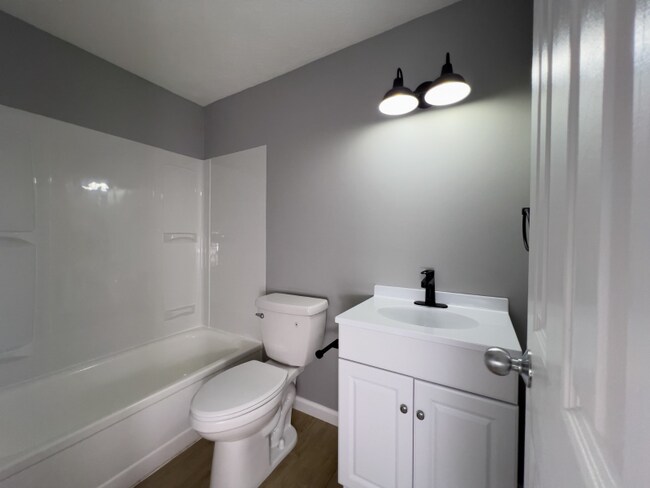 Photo - 2468 Lakeshore Blvd Unit C003