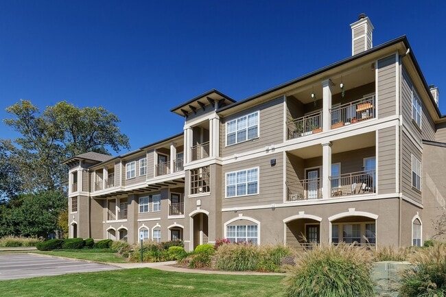 The Estates at River Pointe