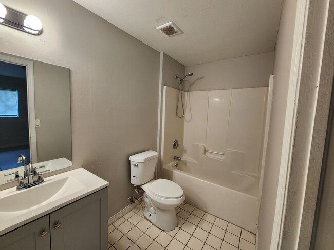 Photo - 5013-5015 Locke Ln Unit 5013 Locke Ln