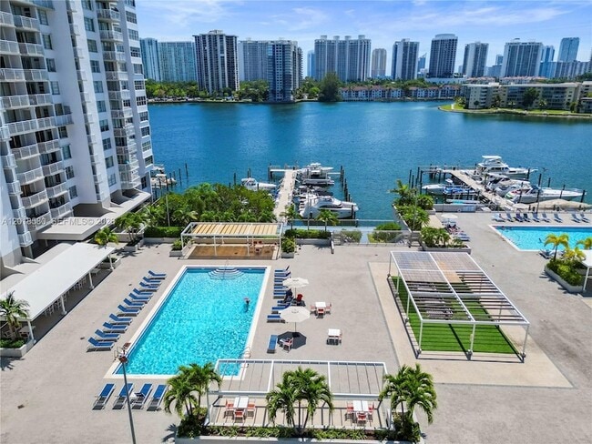 Building Photo - 18011 Biscayne Blvd Unit 705