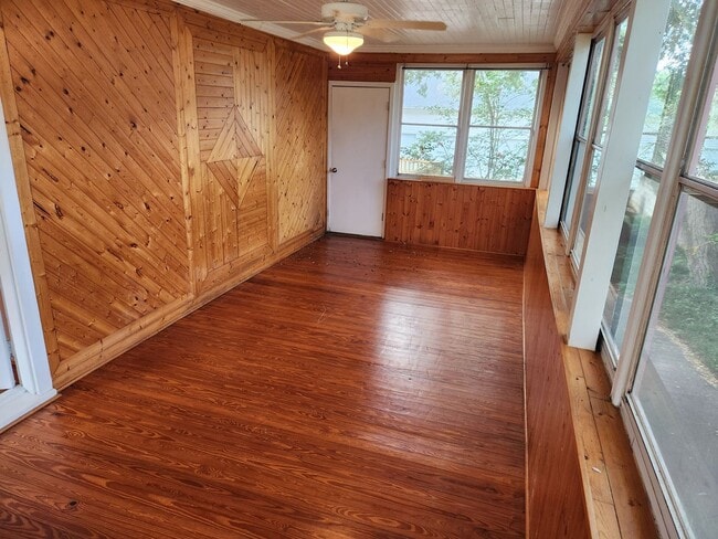 2202 Cameron Blvd Unit B