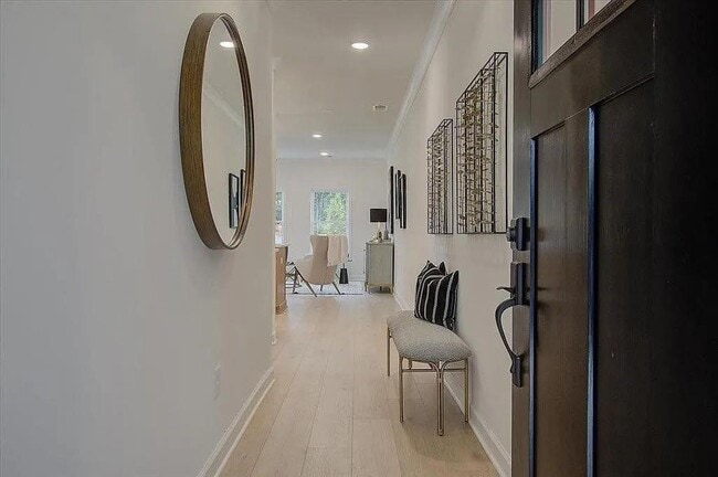 Photo - 121 Priestwood Ln