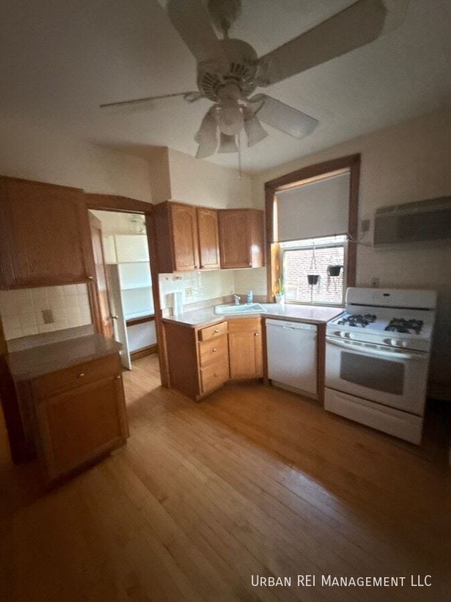 Photo - 3342 S Lowe Ave Unit 2