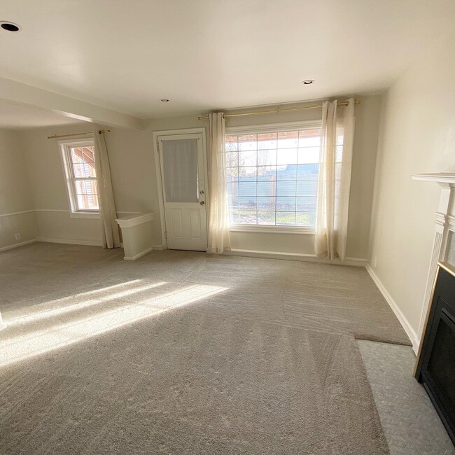 Photo - 310 E. 11th Ave. Casa Adosada