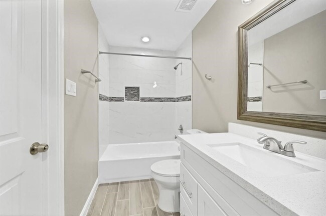 Photo - 5807 Southmund St