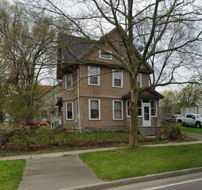 Building Photo - 211 Parsells Ave Unit 211 Parsells Ave Up