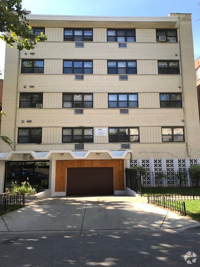 Building Photo - 5940 N Kenmore Ave Unit 403 Rental