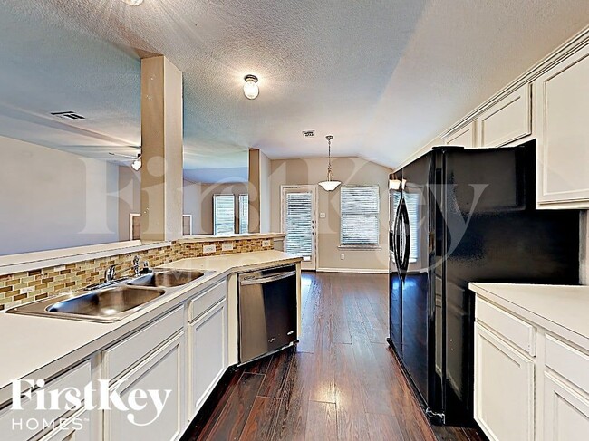 Photo - 724 Bamboo Dr