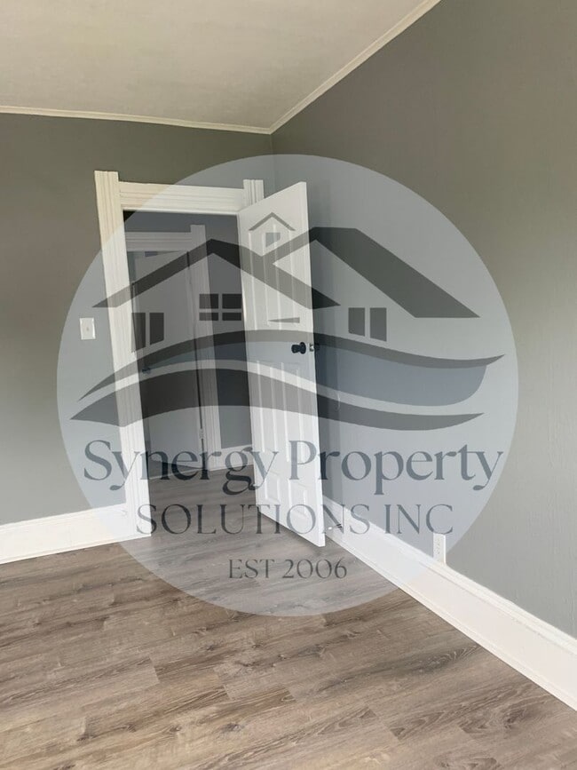 Photo - Lexington Ave 137 - 137 1/2 Unit 137-1/2