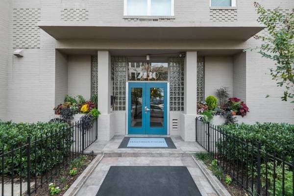 Art Deco Style Building - 2130 N St NW Unidad 509