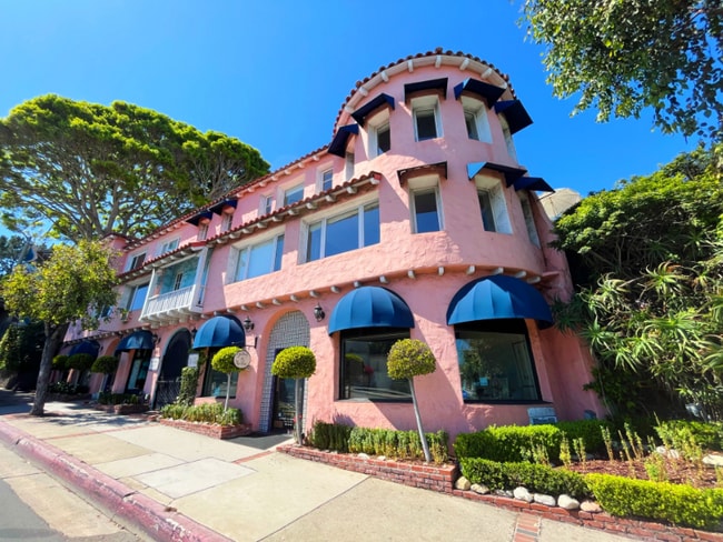 Building Photo - 212 N Coast Hwy Rental