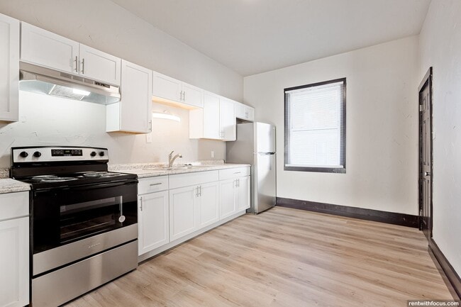 Building Photo - 803 N Broadway Unit 402