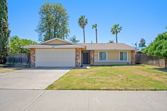 Building Photo - Coming Soon! Charming 3-bedroom, 2-bathroo... Rental