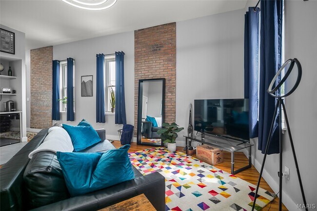 Photo - 815 Rutger St