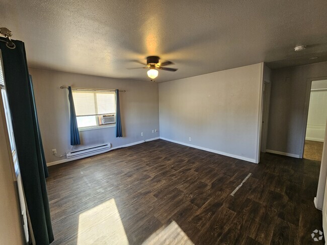 Building Photo - 1237 3rd Ave S Rental
