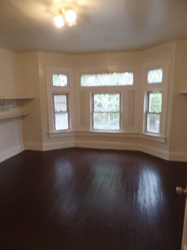 846 Stuyvesant Ave