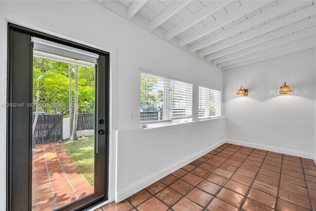 Photo - 429 NE 73rd St