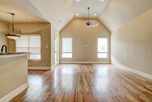 Photo - 328 Cage St