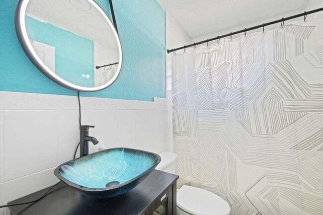 Photo - 1651 Suwanee Dr