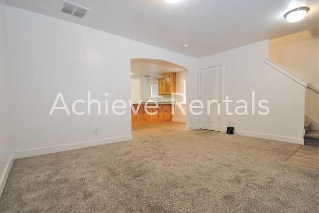 Photo - 3 Bed / 1.5 Bath Townhome in Tremonton – Great Location!