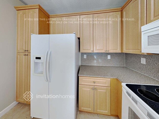 Photo - 6401 SW 162nd Ct