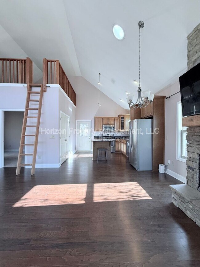 Photo - 1747 Duncan Bridge Rd