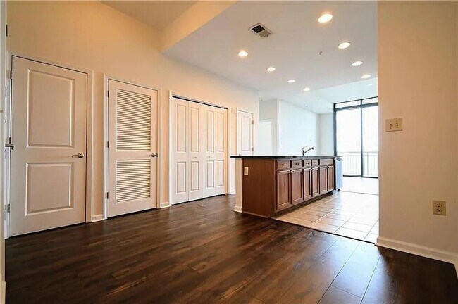 Photo - 3040 Peachtree Rd Unit 1606