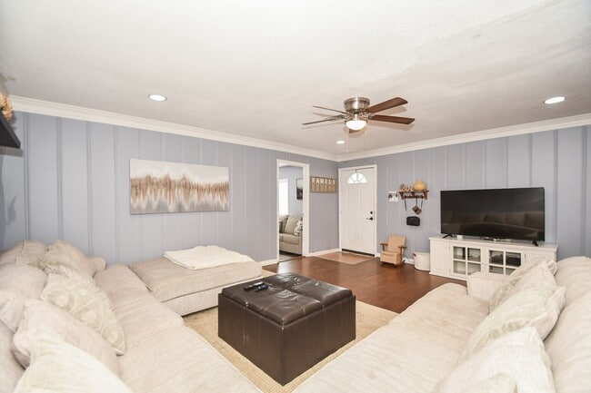 Photo - 3912 Childress St