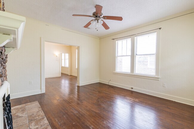 Photo - 783 E Pkwy S