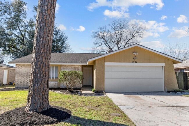 Building Photo - 2127 Union Mill Rd