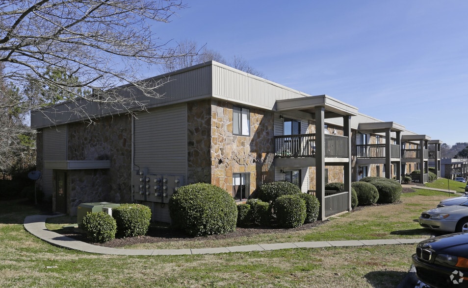 The Grove at Hickory Valley Apartments For Rent in Chattanooga, TN