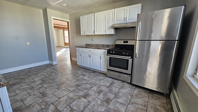Building Photo - 204 High St Unit 3