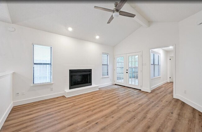 Photo - 2407 Winsted Ln